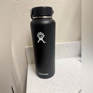 Hydro Flask Classic Black Bottle
